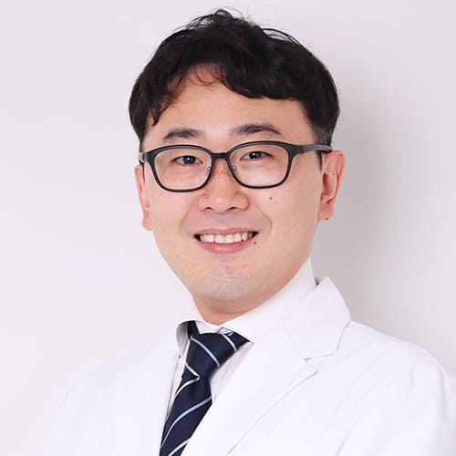 梅田駅前婦人科クリニック院長 吉田 悠晋（よしだ ゆうしん）医師